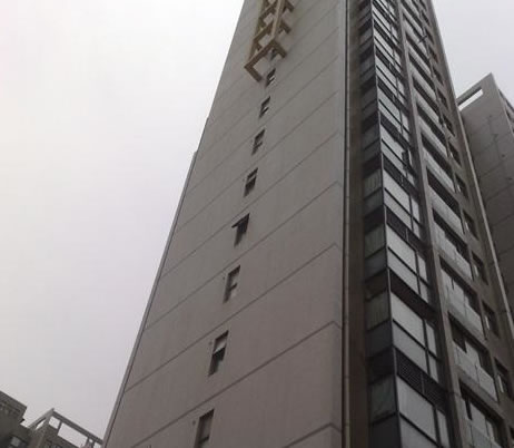 居民大樓安裝輕質隔板