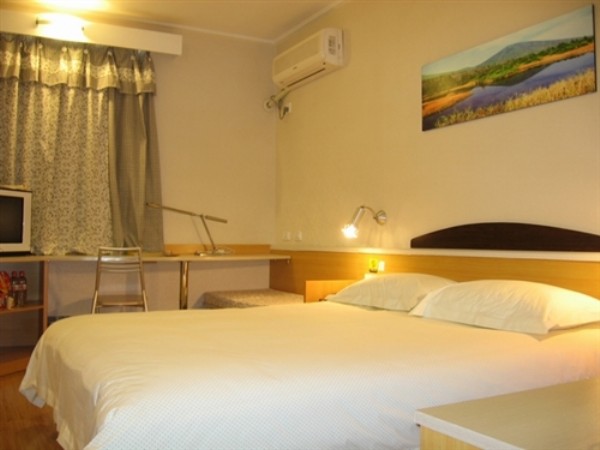 大型賓館安裝輕質(zhì)隔墻板工程