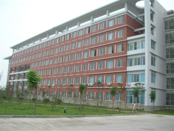 學(xué)校隔墻板安裝案例